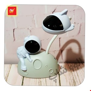 چراغ مطالعه  فضانورد شارژی خوابیده روی ماه 