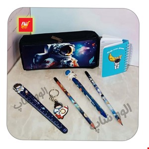 ست لوازم التحریر  پسرانه فضانورد شماره 13-7تکه